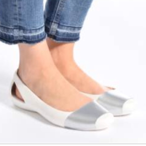 women's crocs sienna shiny flat